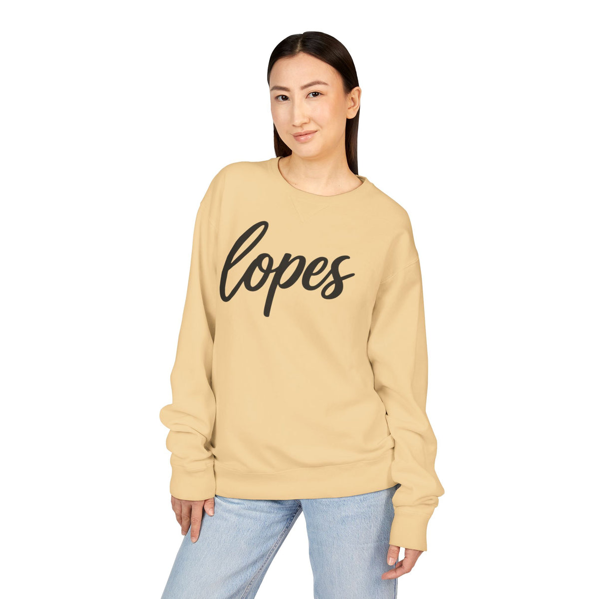 Lopes Script Crewneck Sweatshirt — Cozy Personalized Name Pullover