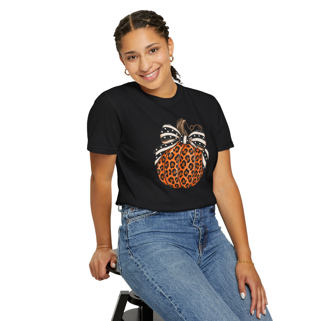 Leopard Pumpkin T-Shirt — Autumn Pumpkin Graphic Tee with Polka Dot Bow