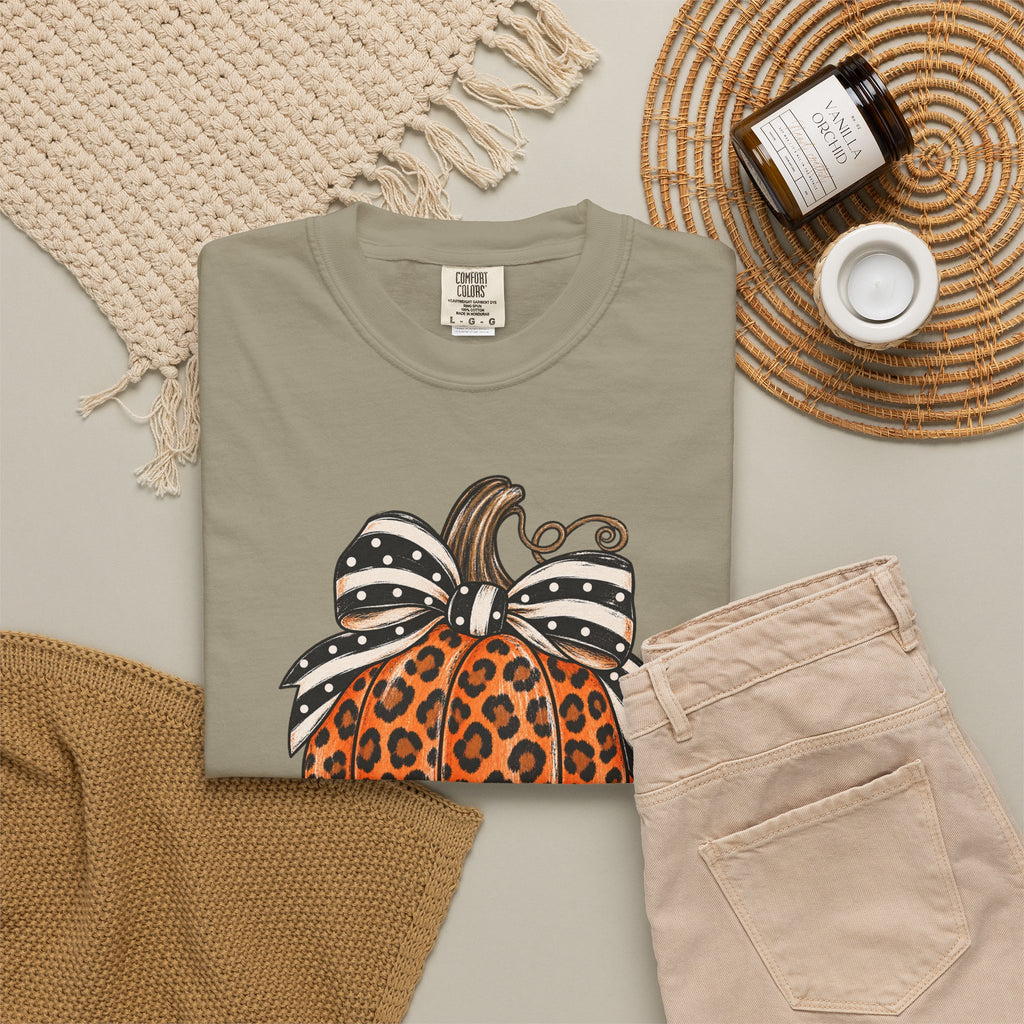 Leopard Pumpkin T-Shirt — Autumn Pumpkin Graphic Tee with Polka Dot Bow