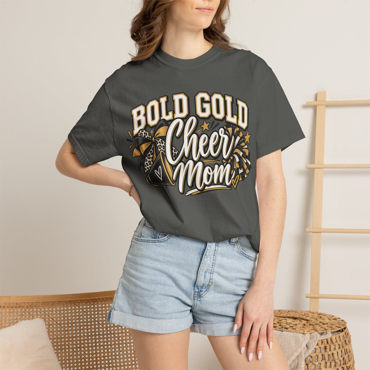 Bold Gold Cheer Mom T-Shirt – Pom Pom Cheerleader Mom Tee