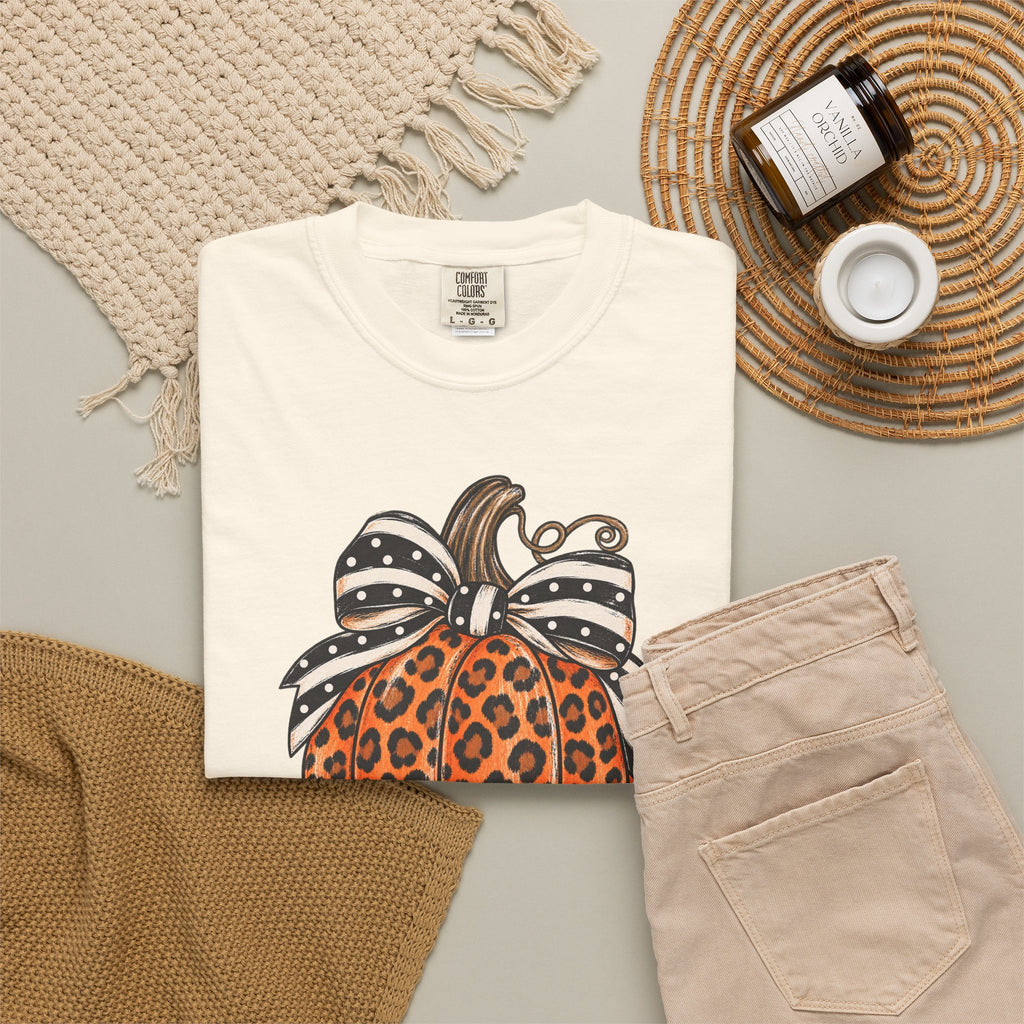 Leopard Pumpkin T-Shirt — Autumn Pumpkin Graphic Tee with Polka Dot Bow
