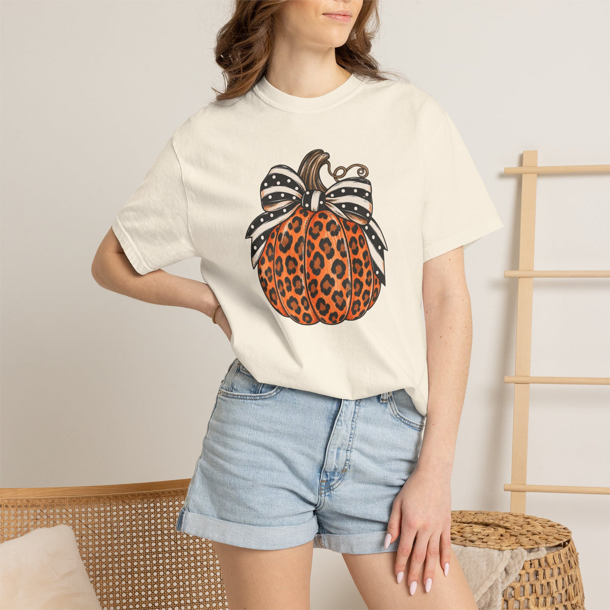 Leopard Pumpkin T-Shirt — Autumn Pumpkin Graphic Tee with Polka Dot Bow