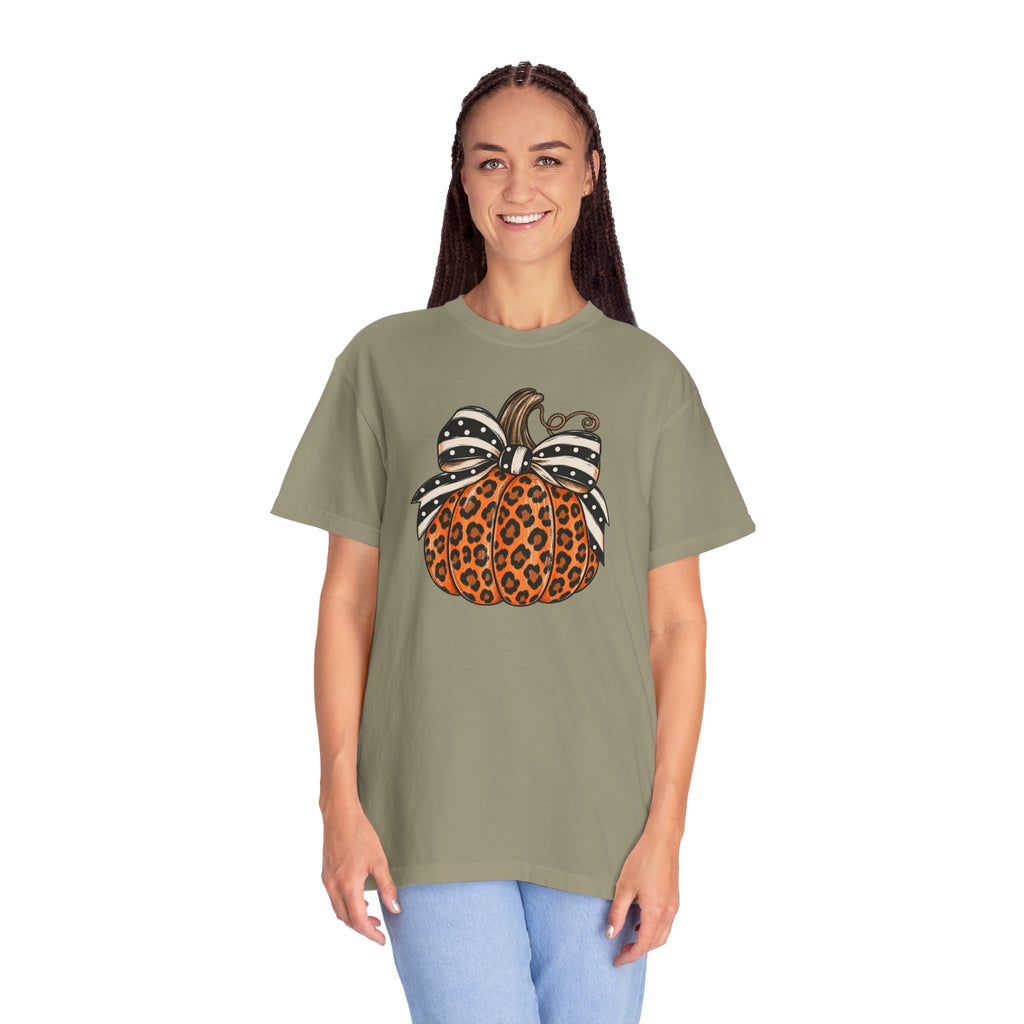 Leopard Pumpkin T-Shirt — Autumn Pumpkin Graphic Tee with Polka Dot Bow